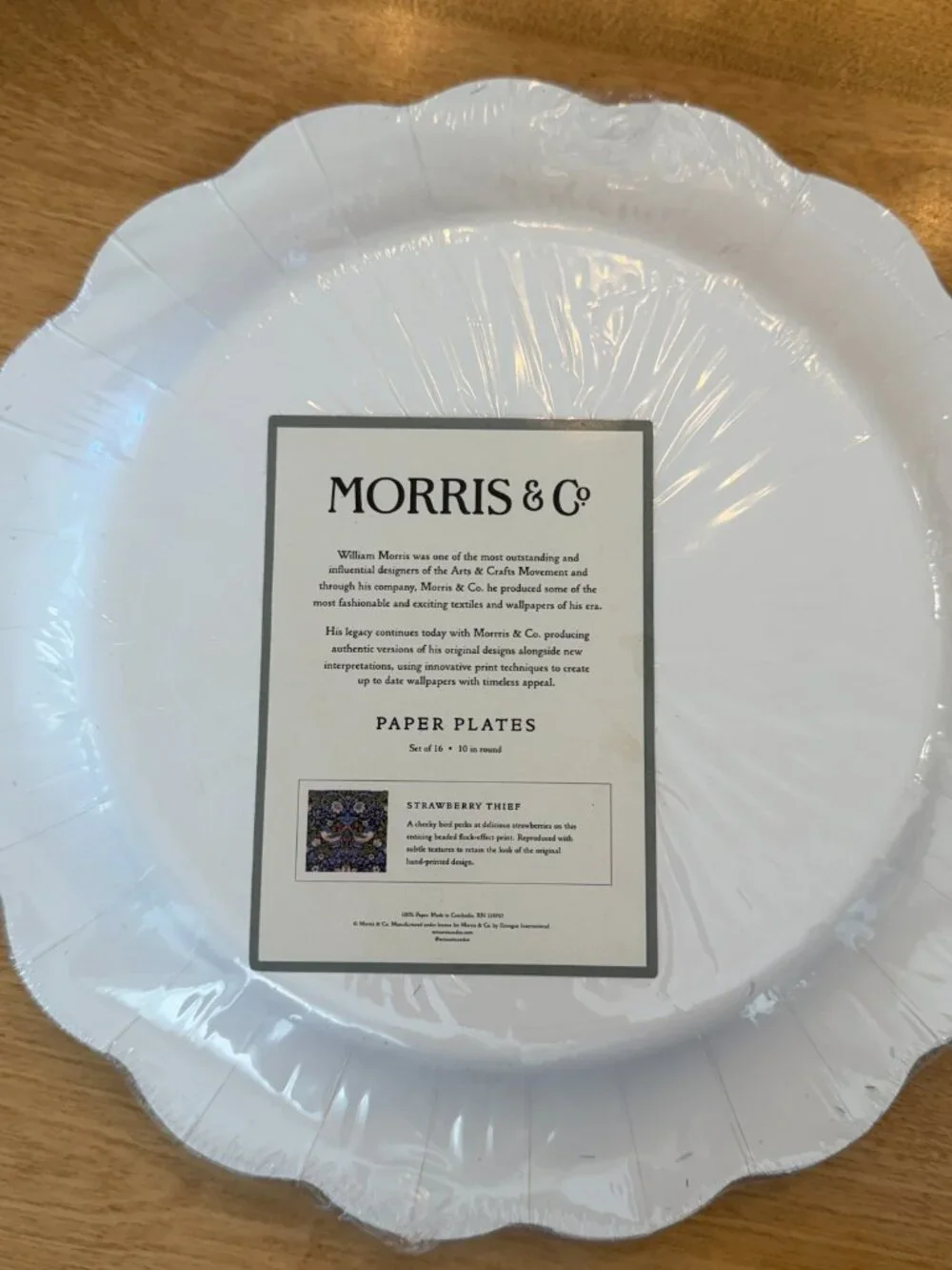 William Morris & Co Strawberry Thief Paper Plates 16 Count 10